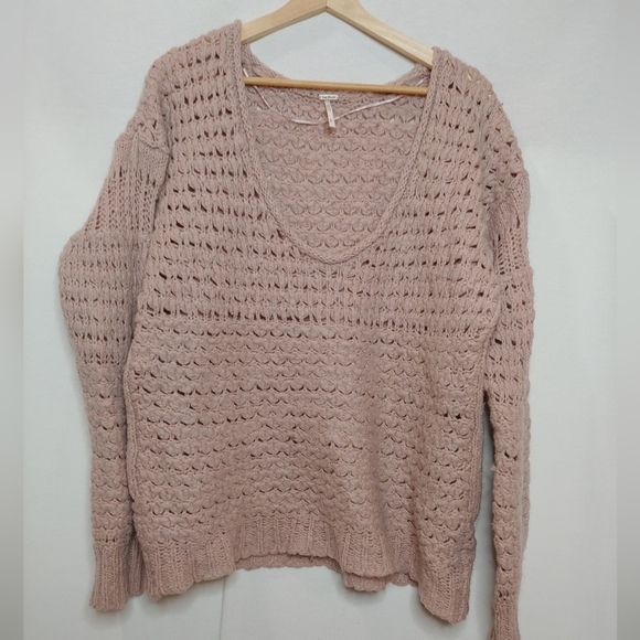 Free People Crashing Waves Pullover Sweater Blush Rose Pink Open Knit Wool M - Picture 2 of 10